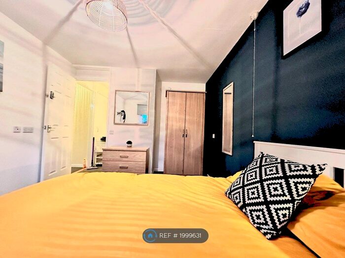 3 Bedroom Flat To Rent In Whitecross Gardens, Derby, DE1