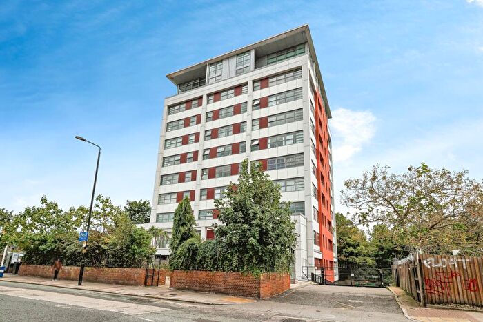1 Bedroom Flat For Sale In Romford Road, London, London, E7