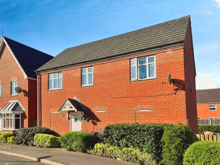 2 Bedroom Detached House To Rent In Flaxley Close, Lincoln, LN2