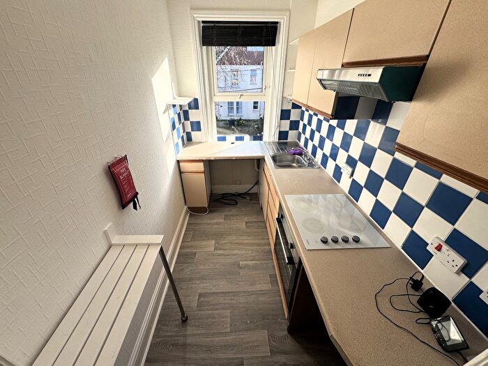 1 Bedroom Flat To Rent In Hawkwood Road, Bournemouth, BH5