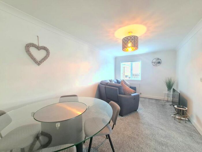 2 Bedroom Semi-Detached House To Rent In Richmond Road, Parkstone, BH14