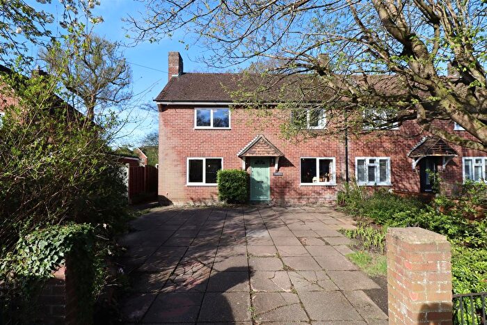 3 Bedroom Semi-Detached House For Sale In Conway Drive, Farnborough, GU14