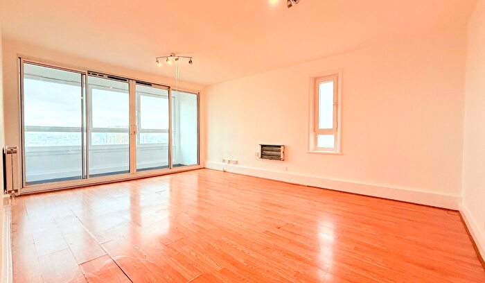 2 Bedroom Flat For Sale In Elmley Street, London, SE18