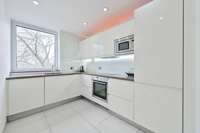 2 Bedroom Flat For Sale In Clarendon Place, Hyde Park Estate, London, W2