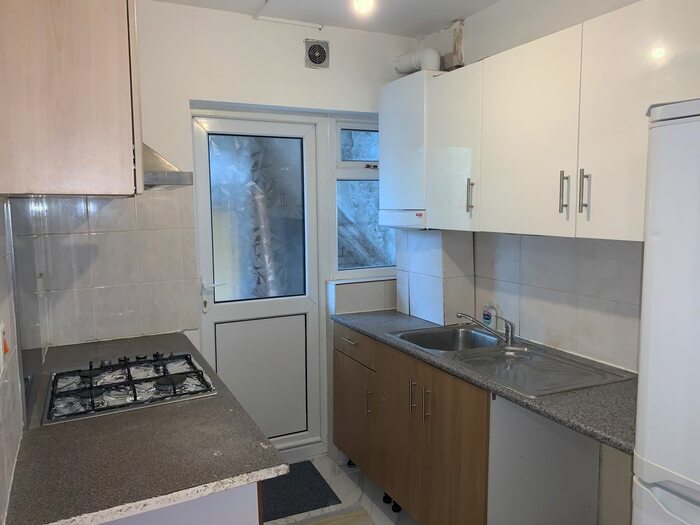 2 Bedroom Flat To Rent In Haydon Close, London, NW9
