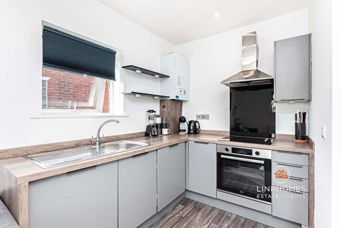 2 Bedroom Flat For Sale In Ashley Road, Poole, BH14
