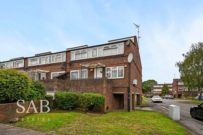2 Bedroom Flat For Sale In Mersey Walk, Northolt, UB5