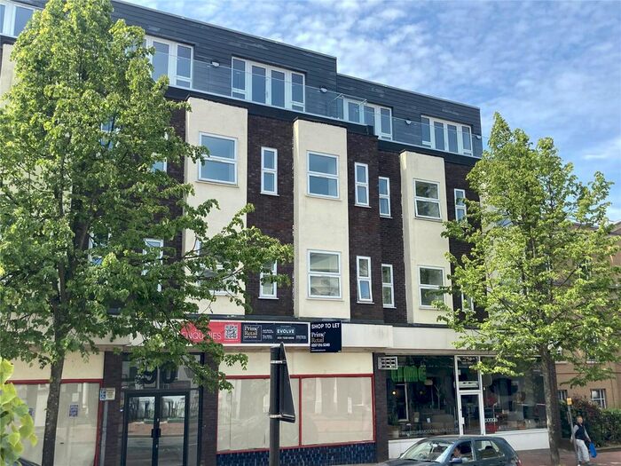 2 Bedroom Flat To Rent In Calverley Road, Tunbridge Wells, Kent, TN1