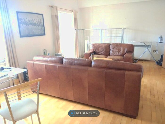 2 Bedroom Flat To Rent In The River Buildings, Leicester LE3
