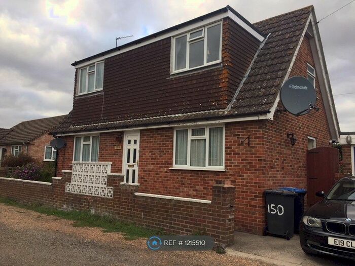 2 Bedroom Detached House To Rent In Chertsey Lane, Staines-Upon-Thames, TW18