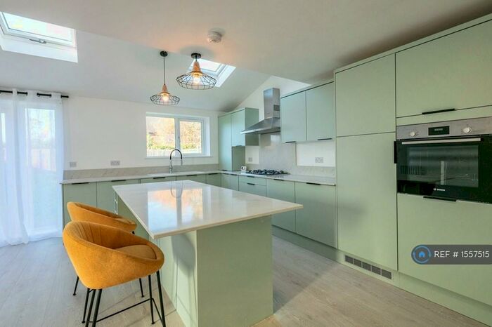 3 Bedroom Detached House To Rent In Redfern Close, Cambridge, CB4