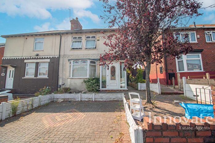 3 Bedroom Semi Detached House For Sale In Bristnall Hall Lane, Oldbury, B68