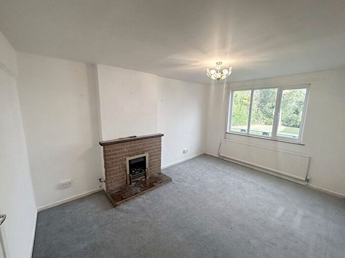 3 Bedroom Property To Rent In Field Avenue, Renishaw, Sheffield, S21