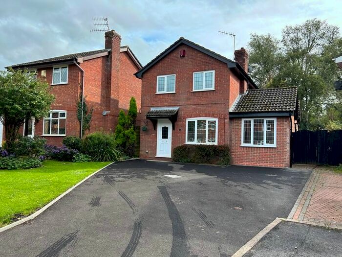3 Bedroom Detached House To Rent In Camberwell Grove, Trentham, Stoke-On-Trent, ST4