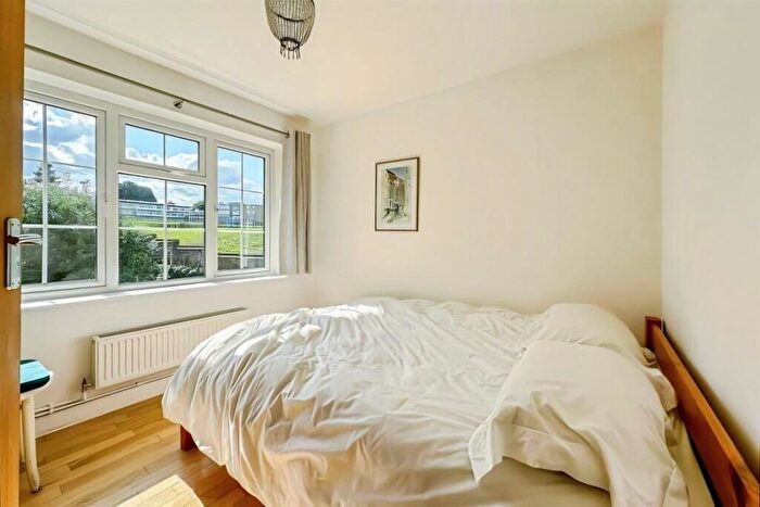 2 Bedroom Apartment To Rent In Westminster Court, AL1