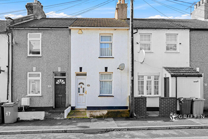 2 Bedroom Terraced House For Sale In Wood Street, Grays, RM17