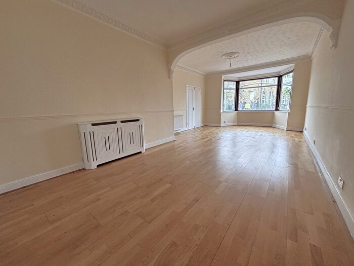 4 Bedroom Terraced House To Rent In Lennox Gardens, Ilford, IG1