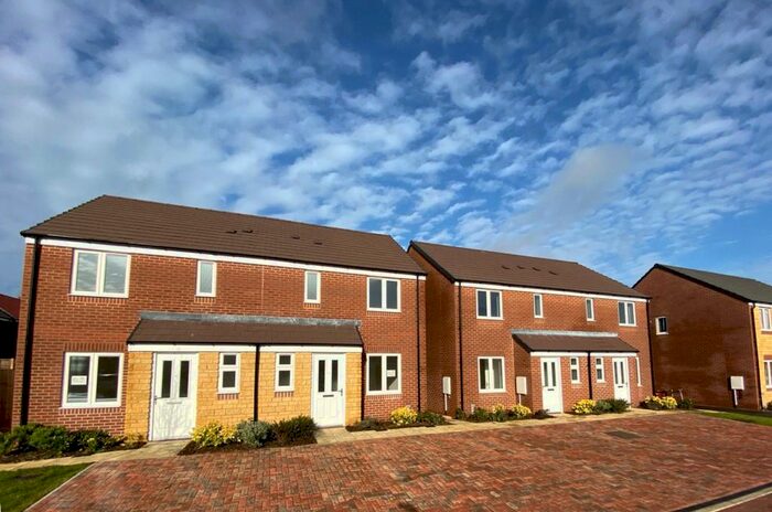 3 Bedroom Semi-Detached House To Rent In Alice Batt Road, Witney, OX29