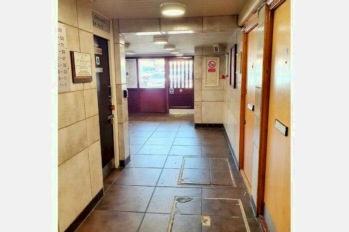 1 Bedroom Flat For Sale In Manston Road, Thanet, Ramsgate, CT12