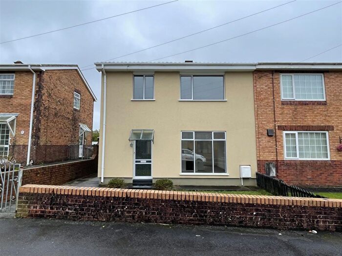 3 Bedroom Semi-Detached House For Sale In Tirgof, Llangennech, Llanelli, SA14