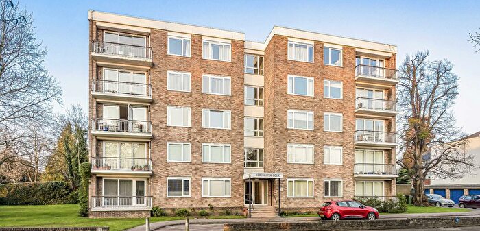 2 Bedroom Flat For Sale In Dorchester Court, The Park, Cheltenham, Gloucestershire, GL50