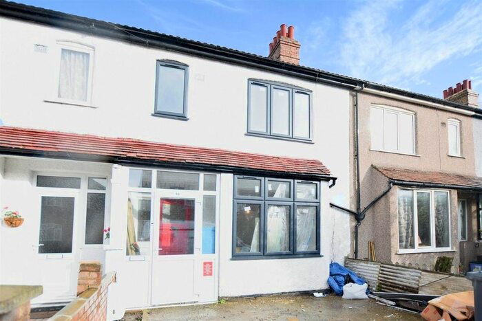 3 Bedroom Property To Rent In Frimley Gardens, Mitcham, CR4