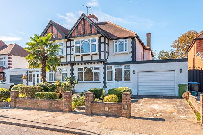 4 Bedroom Semi-Detached House For Sale In The Fairway, North Wembley, Wembley, HA0