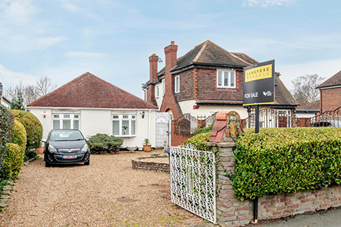 2 Bedroom Bungalow For Sale In Woodmere Avenue, Croydon, CR0