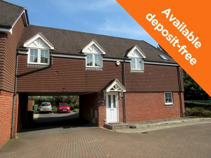 2 Bedroom Flat To Rent In Letcombe Place, Horndean, Waterlooville, Hampshire, PO8