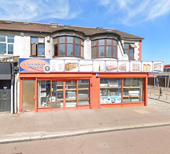 3 Bedroom Flat To Rent In Lea Bridge Road, London, E10