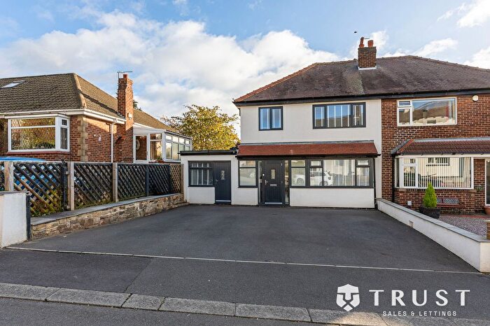 4 Bedroom Semi Detached House For Sale In Northorpe Lane, Mirfield, WF14