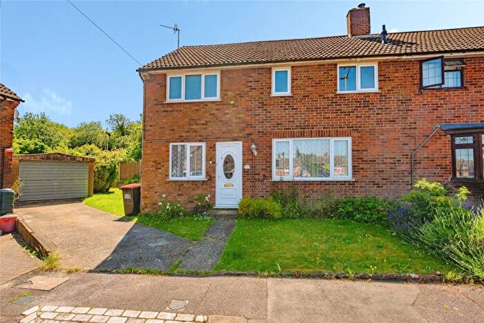 4 Bedroom Semi-Detached House For Sale In Jeans Way, Dunstable, Bedfordshire, LU5