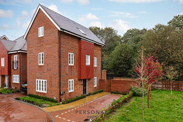 4 Bedroom Detached House To Rent In Beatrice Square, Tadworth, KT20