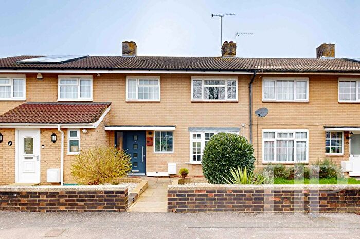 3 Bedroom Terraced House For Sale In Medway Road, Crawley, RH11