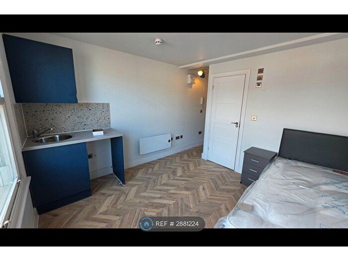 Studio To Rent In Junction Road, London, N19