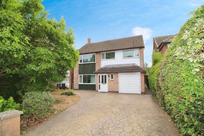 4 Bedroom Detached House For Sale In Alwyn Road, Bilton, Rugby, CV22