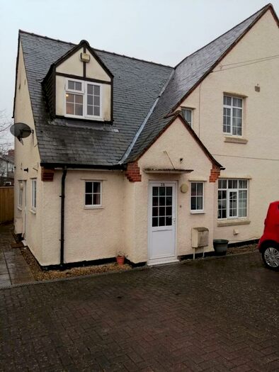 2 Bedroom Flat To Rent In Swinburne Road, Cowley, Oxford, OX4