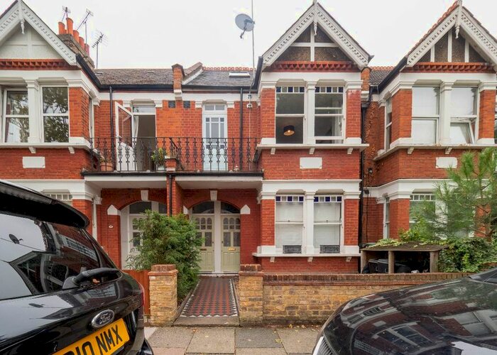 3 Bedroom Maisonette To Rent In Sidney Road, St Margarets, Twickenham, TW1