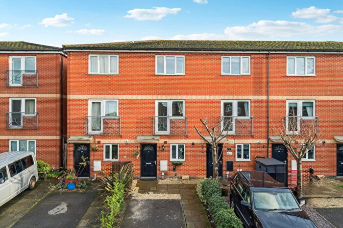 3 Bedroom Terraced House For Sale In Spitfire Close, Langley, SL3