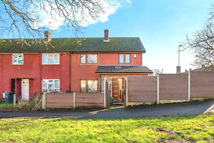 3 Bedroom End Of Terrace House For Sale In Priorsdean Crescent, Havant, Hampshire, PO9