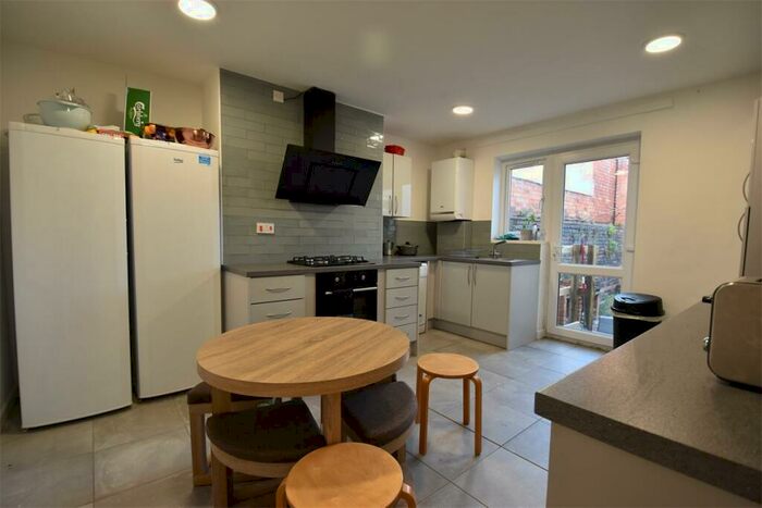 6 Bedroom Terraced House To Rent In &#. Pppw Tiverton Rd, Selly Oak. Mins Walk To University Of Birmingham, B29