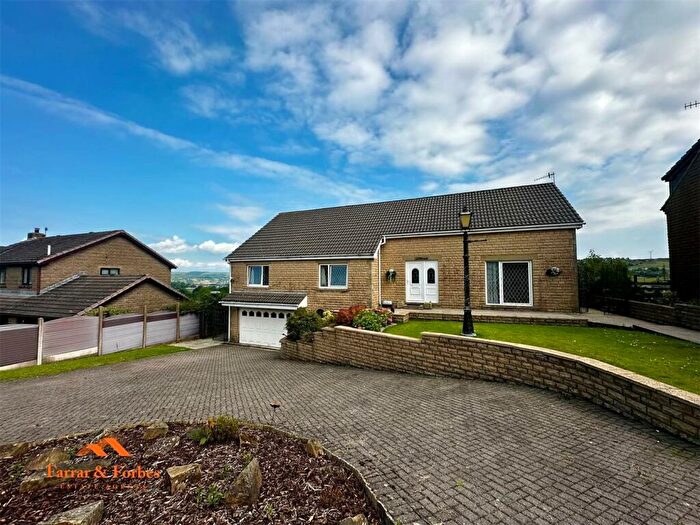 5 Bedroom Detached House For Sale In Stirling Court, Briercliffe, Burnley, BB10