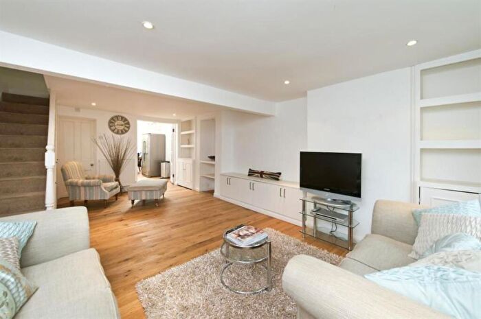 4 Bedroom Terraced House To Rent In Temperley Road, Balham, SW12