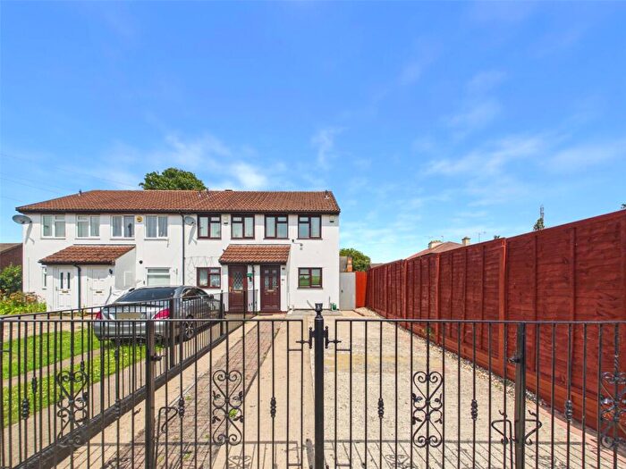 2 Bedroom End Of Terrace House For Sale In Churchill Road, Gloucester, Gloucestershire, GL1