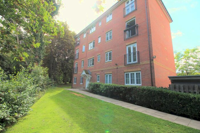 2 Bedroom Flat To Rent In Bromley Close, Harlow, CM20