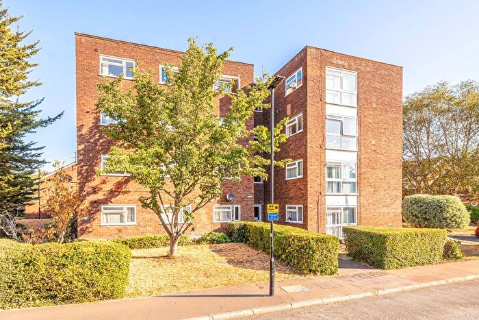 2 Bedroom Flat For Sale In St. Christophers Close, Isleworth, TW7