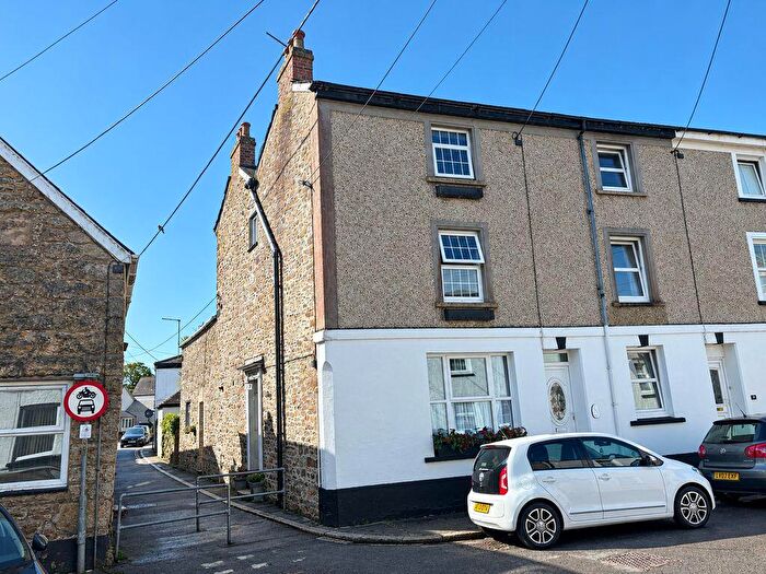 4 Bedroom Town House For Sale In North Street, Lostwithiel, PL22