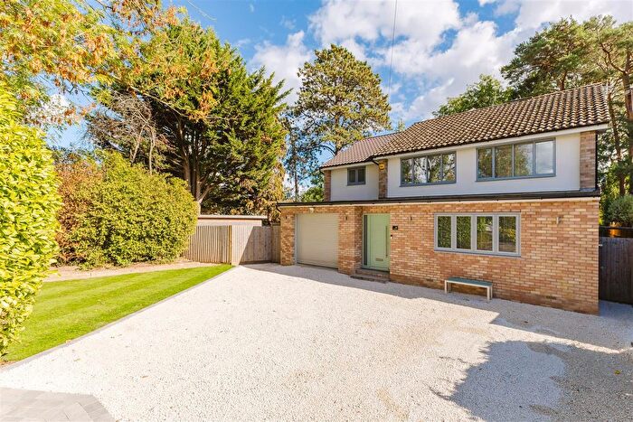 5 Bedroom Detached House For Sale In The Mallows, Ickenham, UB10