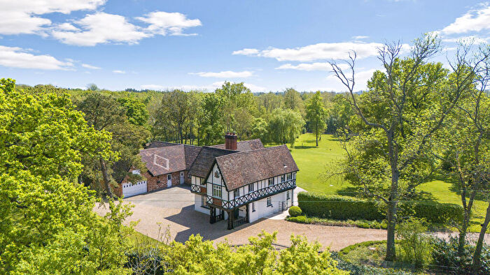 6 Bedroom Detached House For Sale In Bedford Road, Northill, Biggleswade, Bedfordshire, SG18