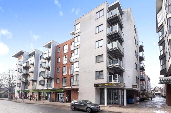 2 Bedroom Flat To Rent In High Street, Southampton, Hampshire, SO14